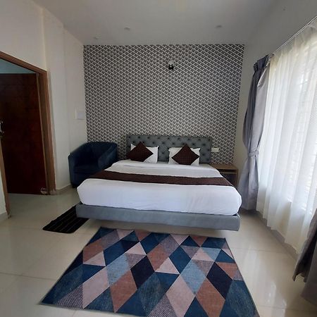 Sapphire Stayss Yelagiri Buitenkant foto
