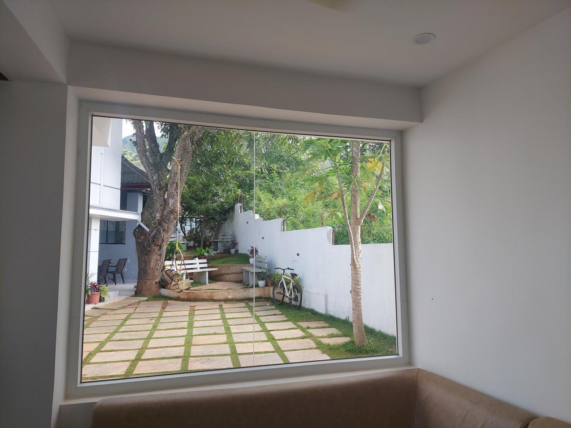 Sapphire Stayss Yelagiri Buitenkant foto