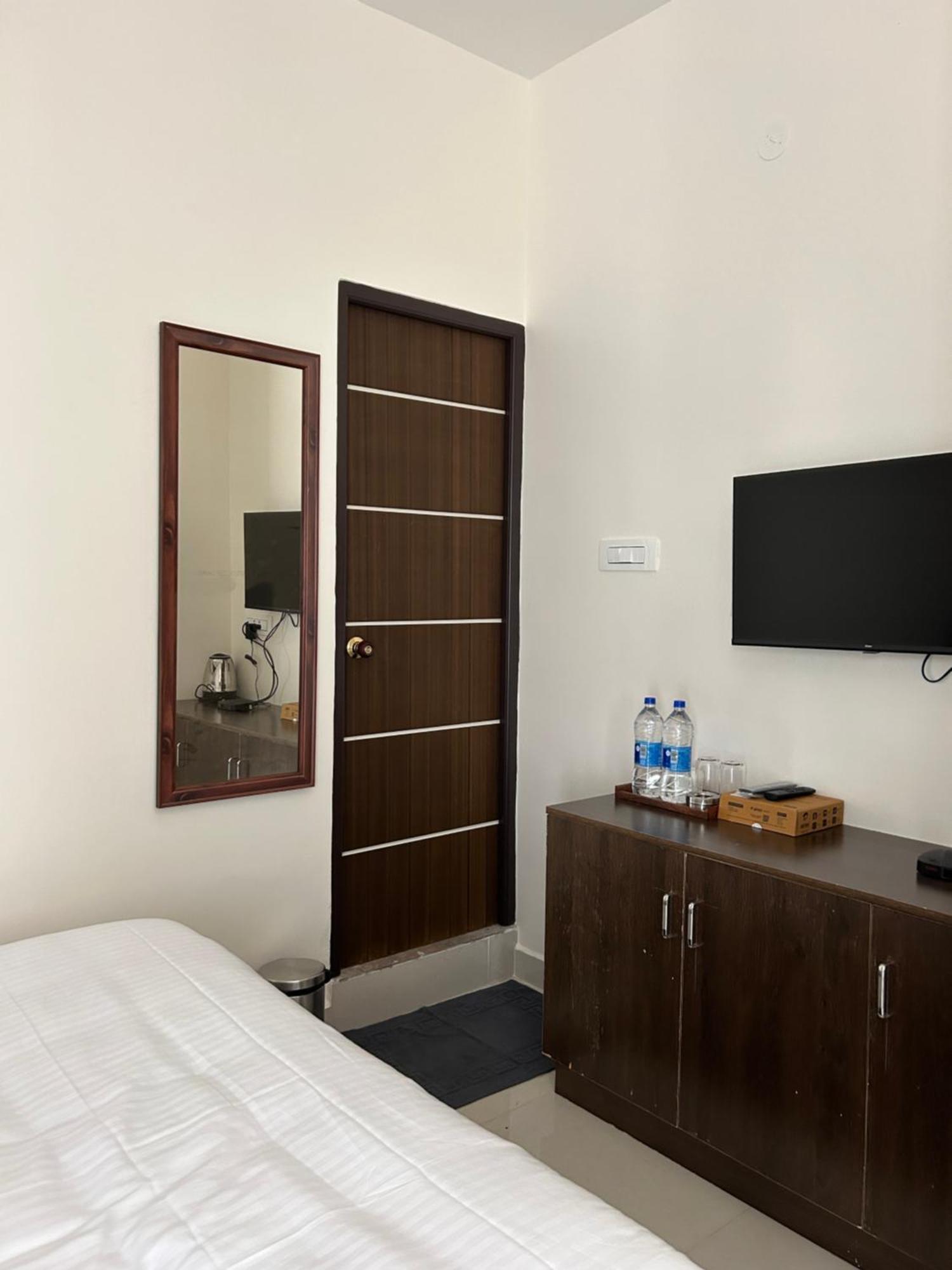 Sapphire Stayss Yelagiri Buitenkant foto