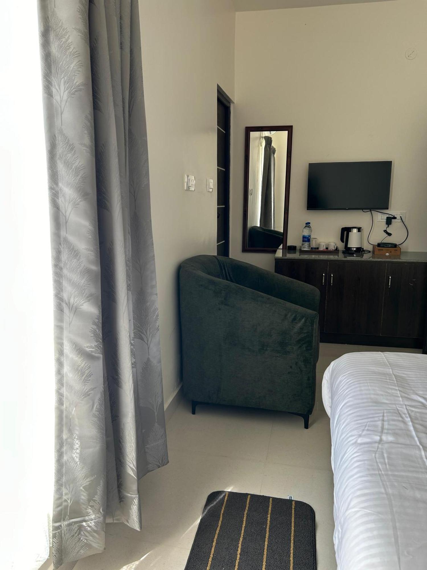 Sapphire Stayss Yelagiri Kamer foto