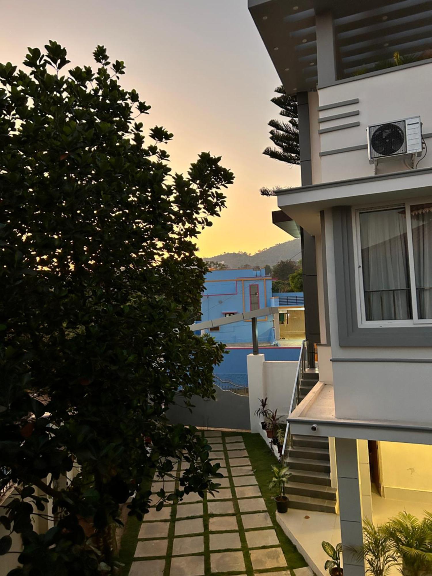 Sapphire Stayss Yelagiri Buitenkant foto