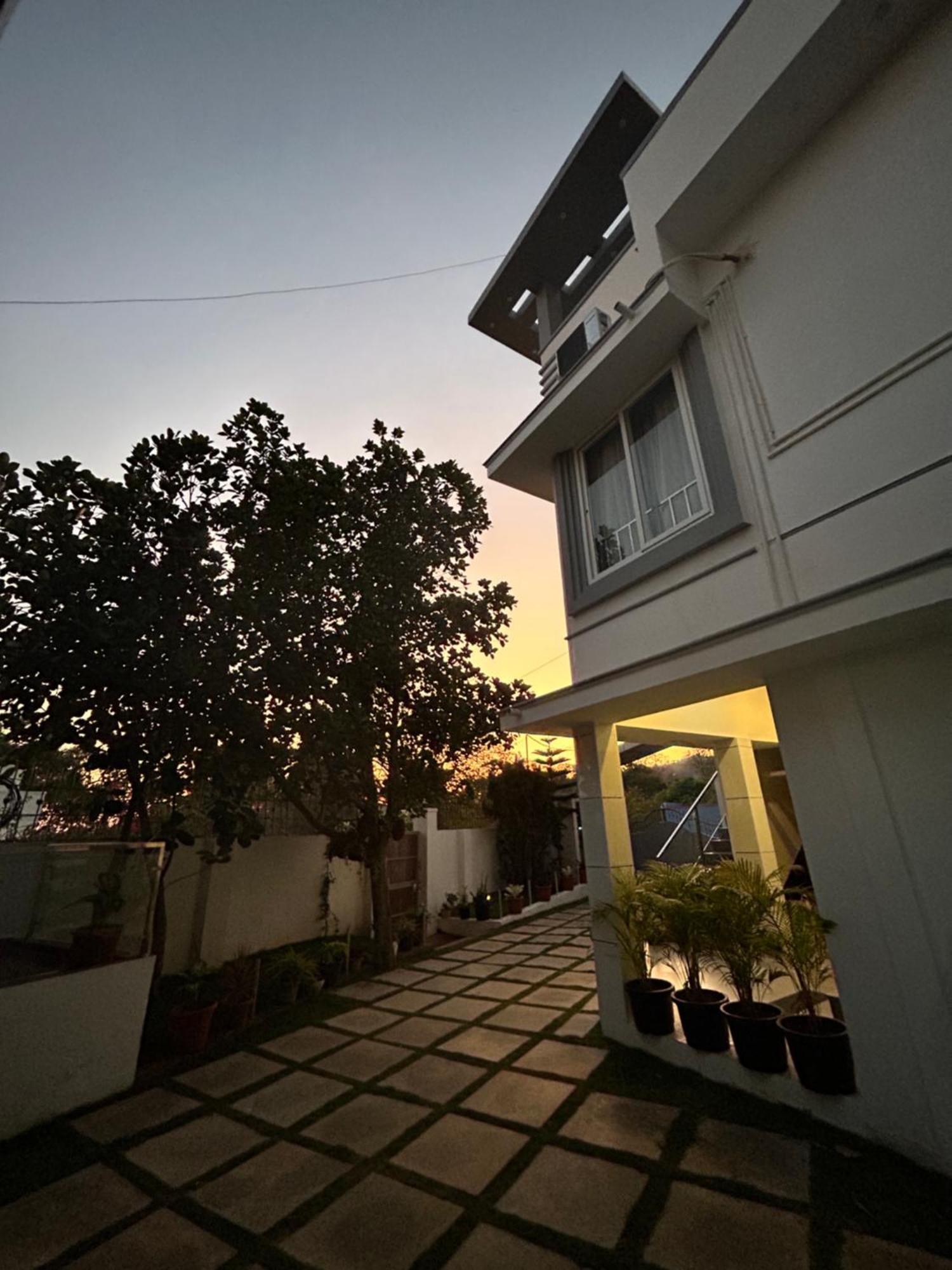 Sapphire Stayss Yelagiri Buitenkant foto