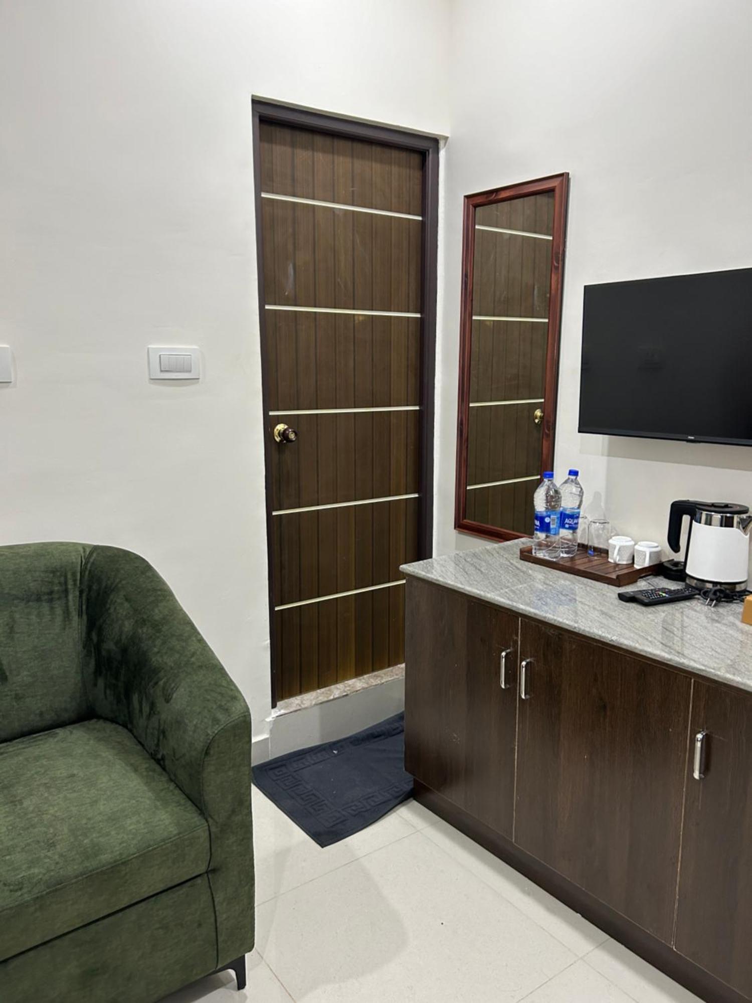 Sapphire Stayss Yelagiri Buitenkant foto