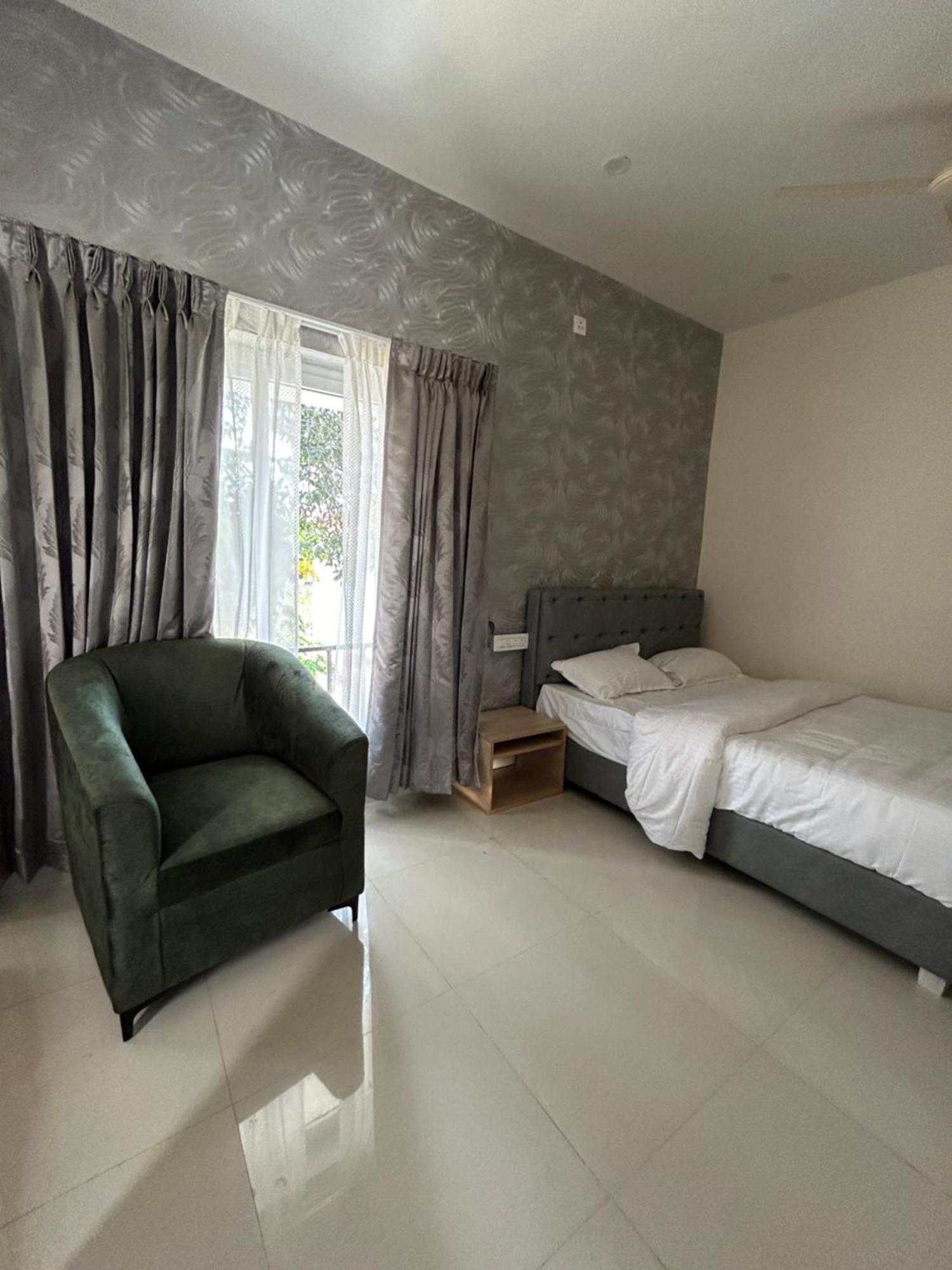 Sapphire Stayss Yelagiri Buitenkant foto