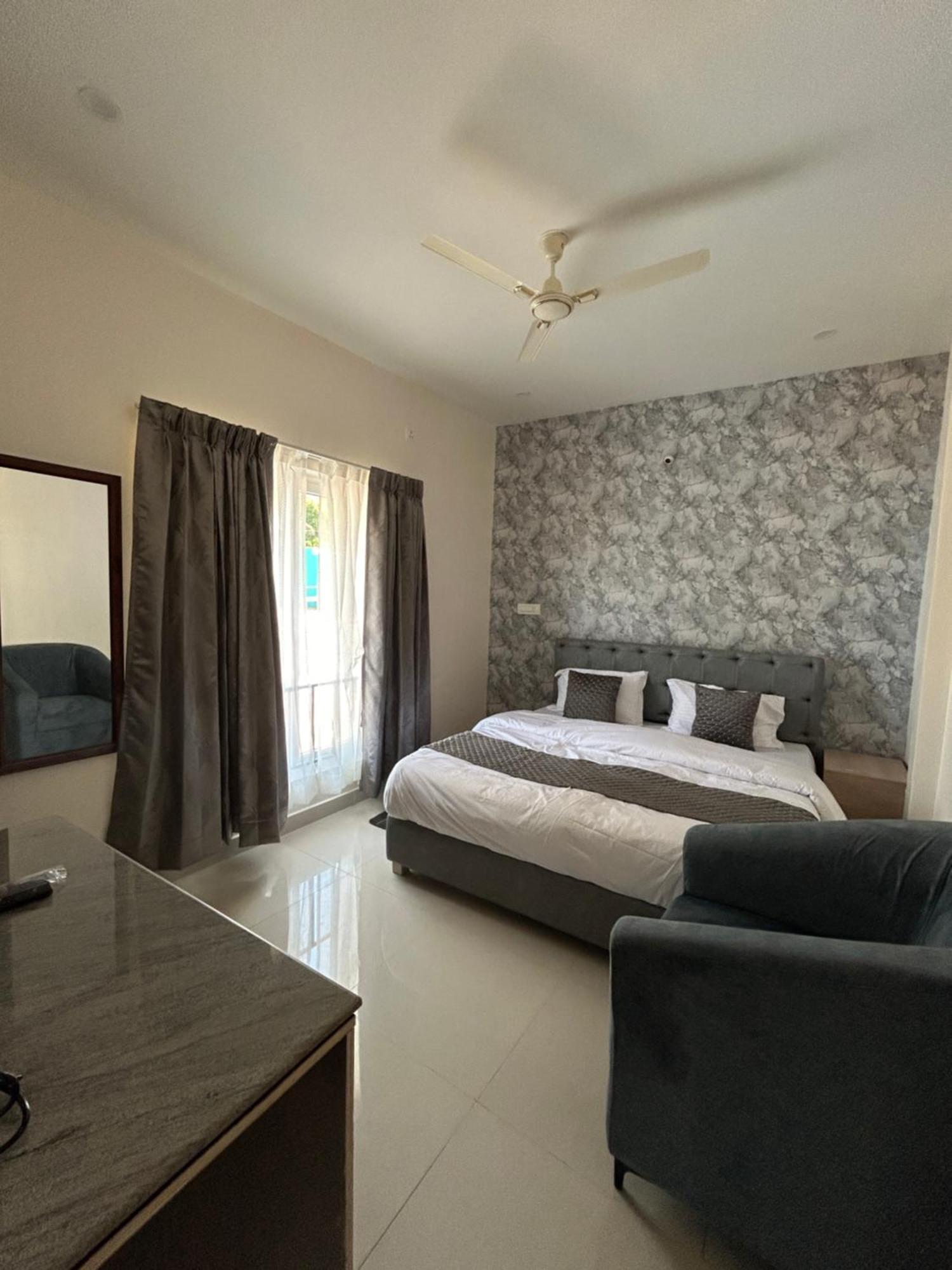 Sapphire Stayss Yelagiri Buitenkant foto