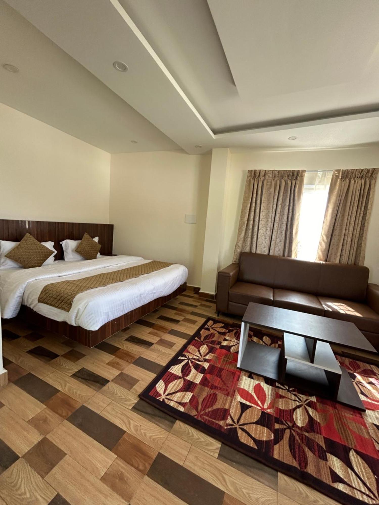 Sapphire Stayss Yelagiri Buitenkant foto