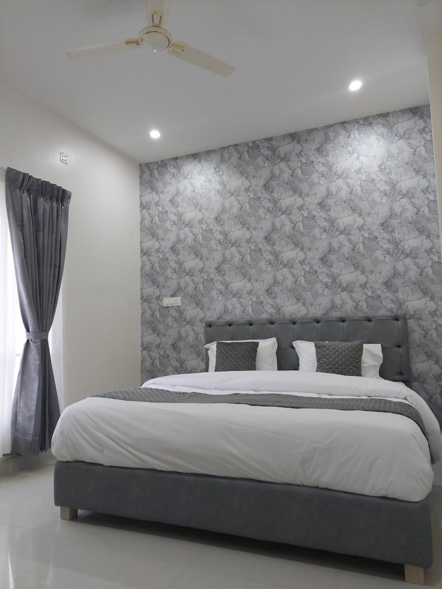 Sapphire Stayss Yelagiri Buitenkant foto